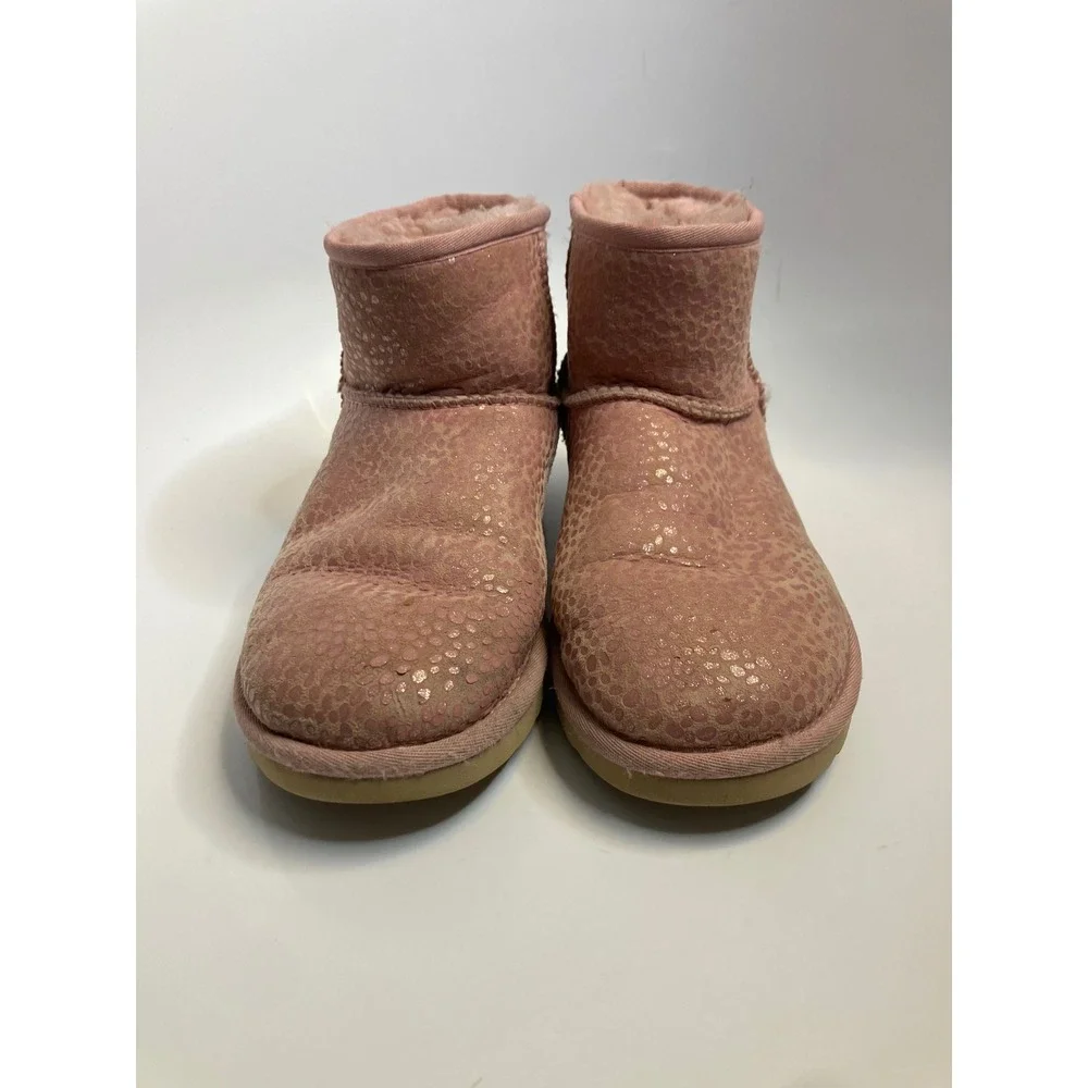 UGG classic mini